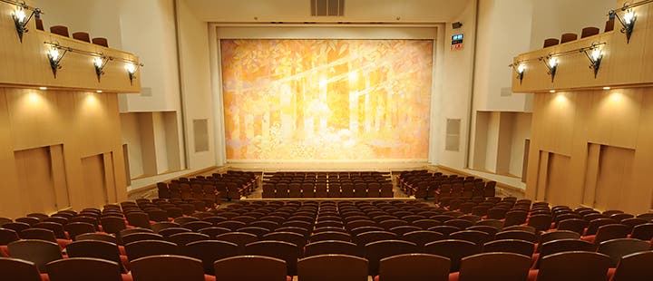 ホール（準備中）