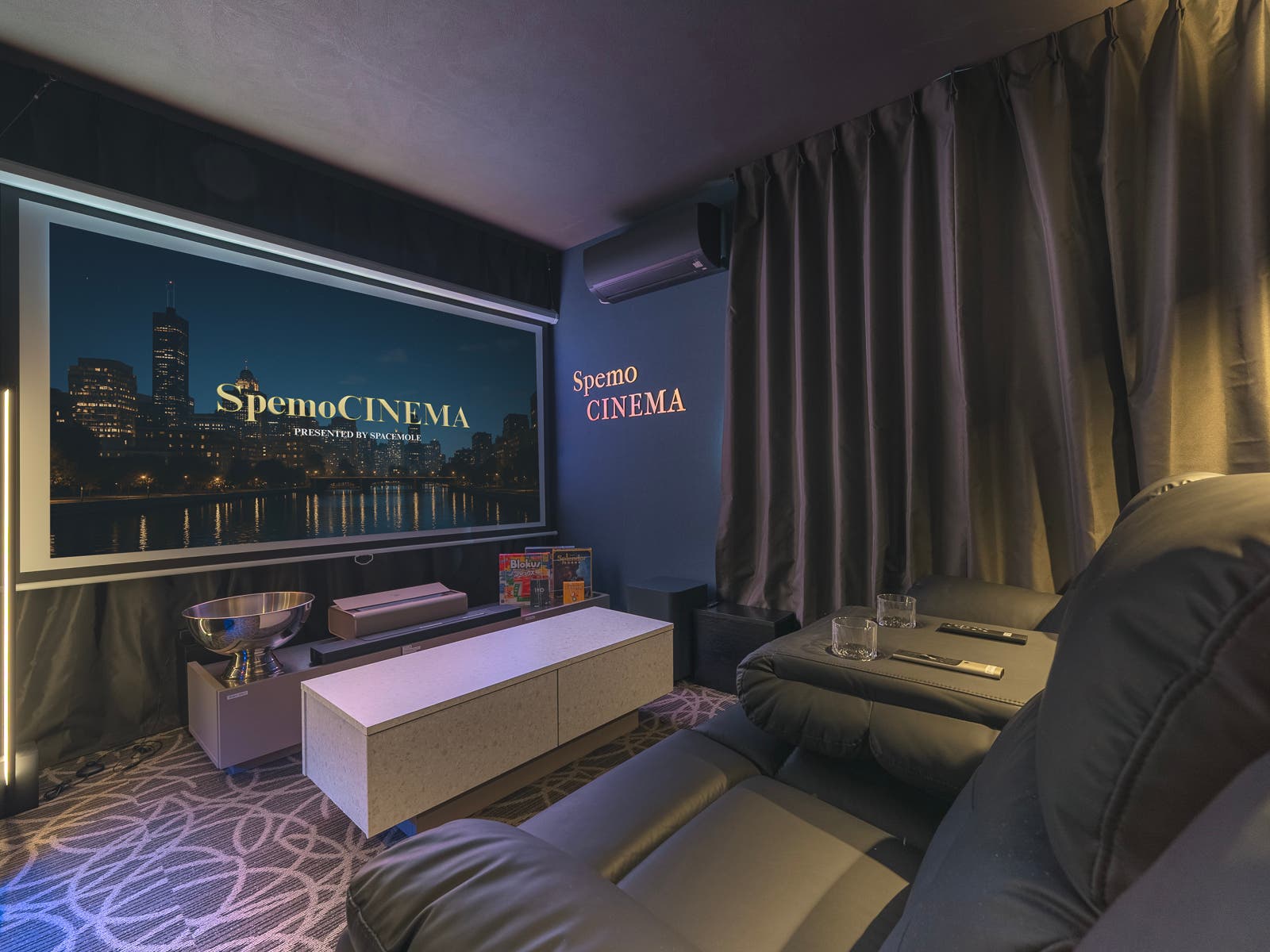 SpemoCINEMA東新宿の内観