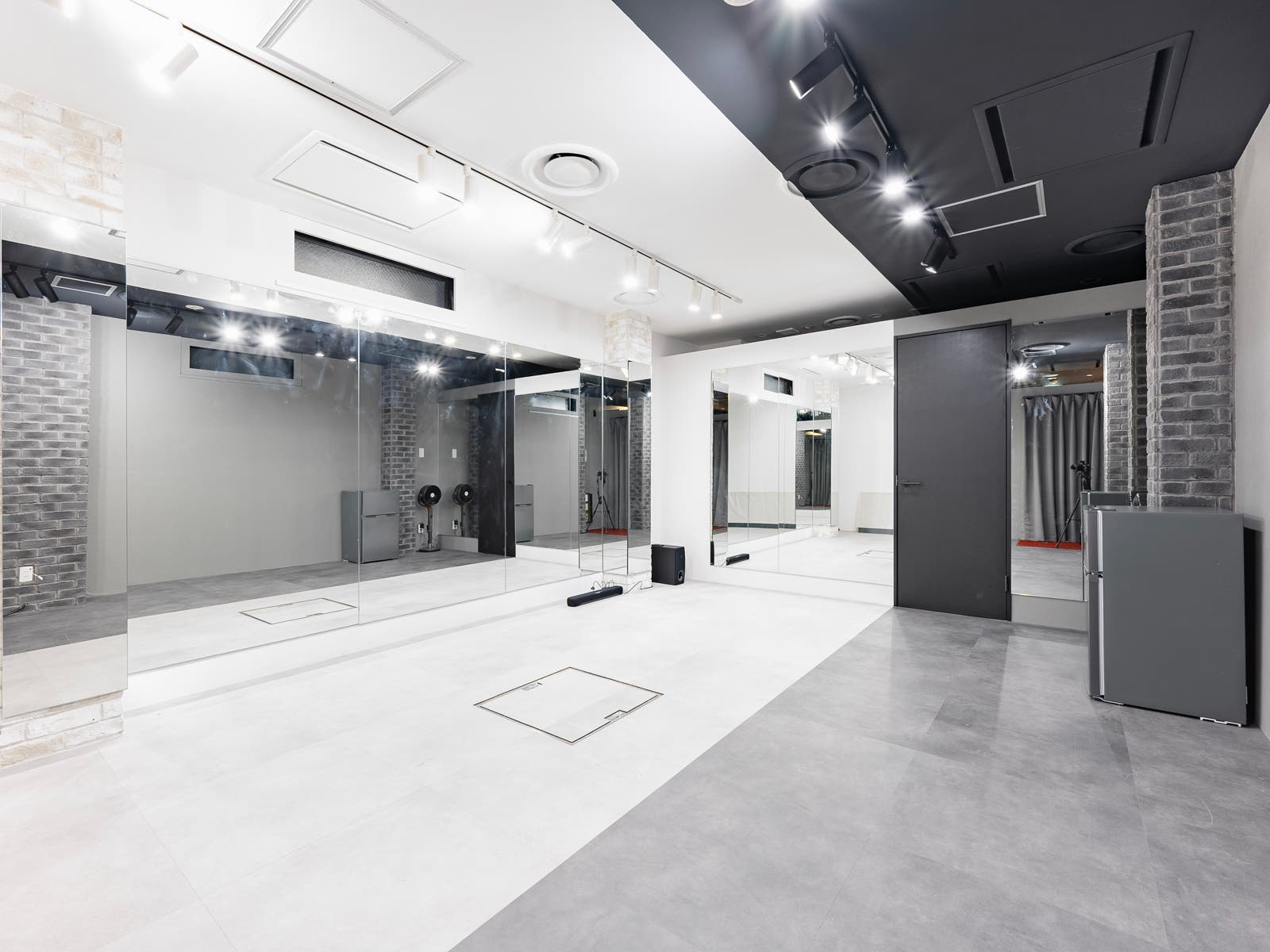 DANCE六本木の内観