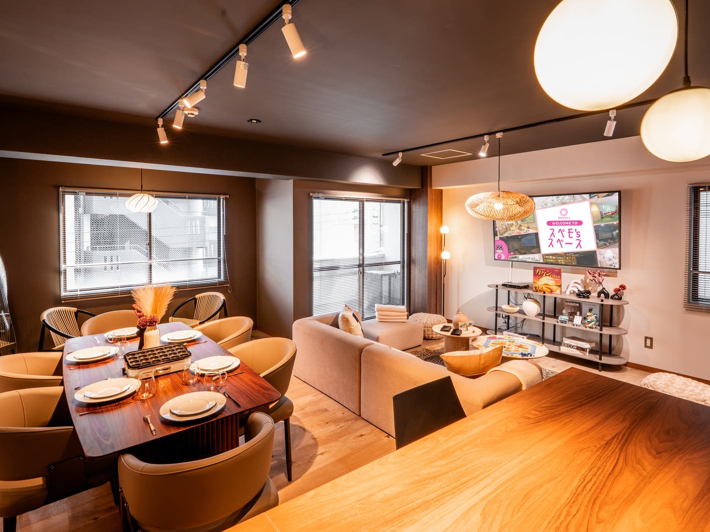 LIVING大阪難波の内観