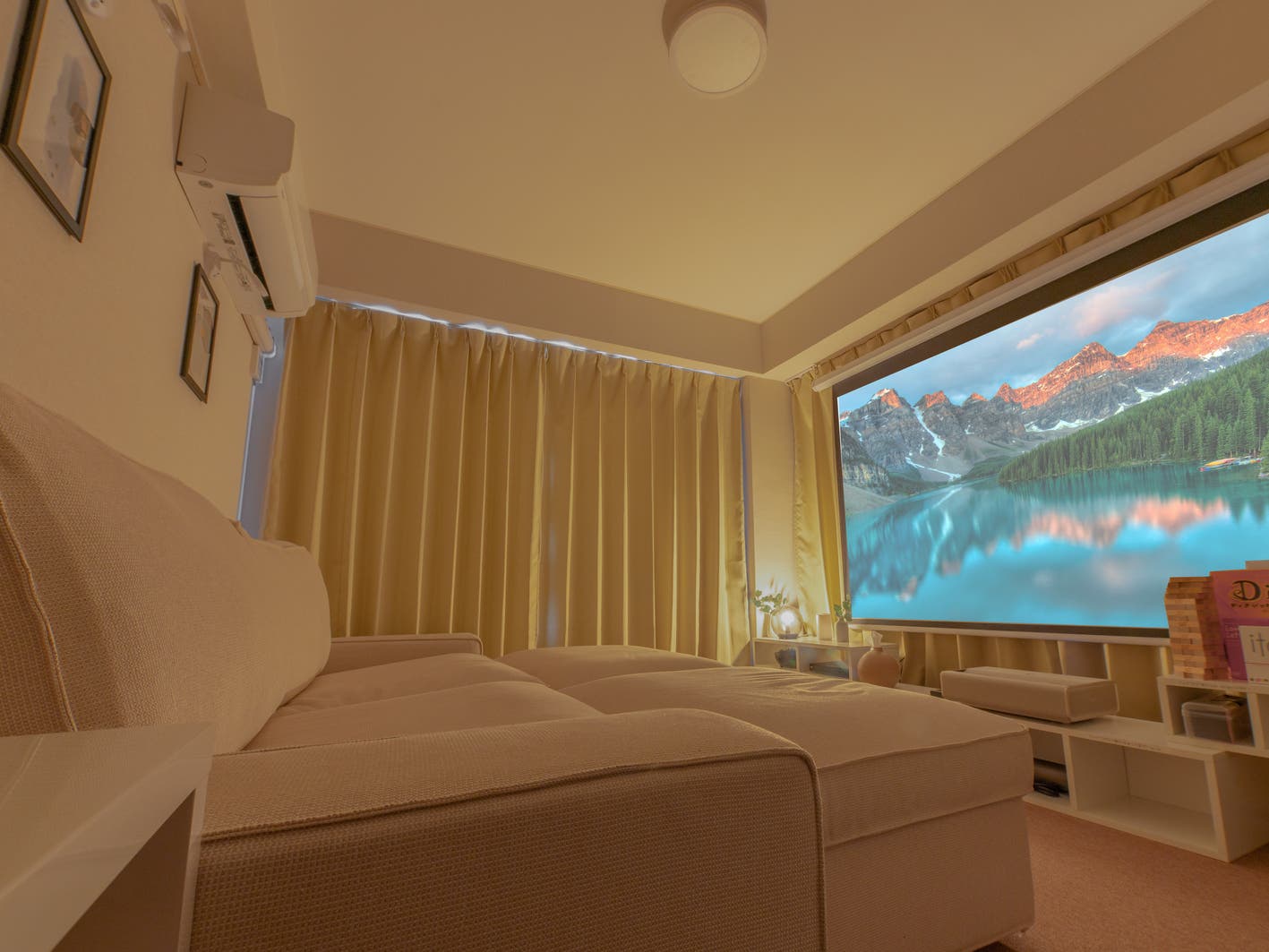 CINEMA大阪テーマパーク前の内観