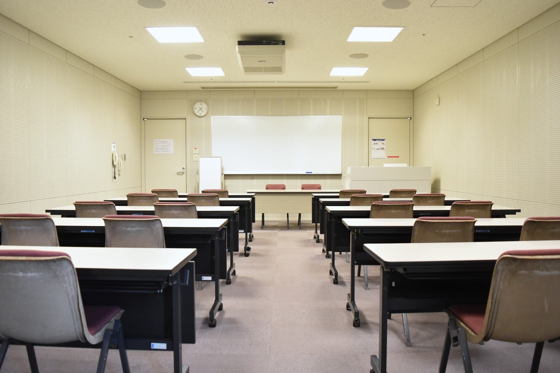 視聴覚室（空き状況のみ照会）