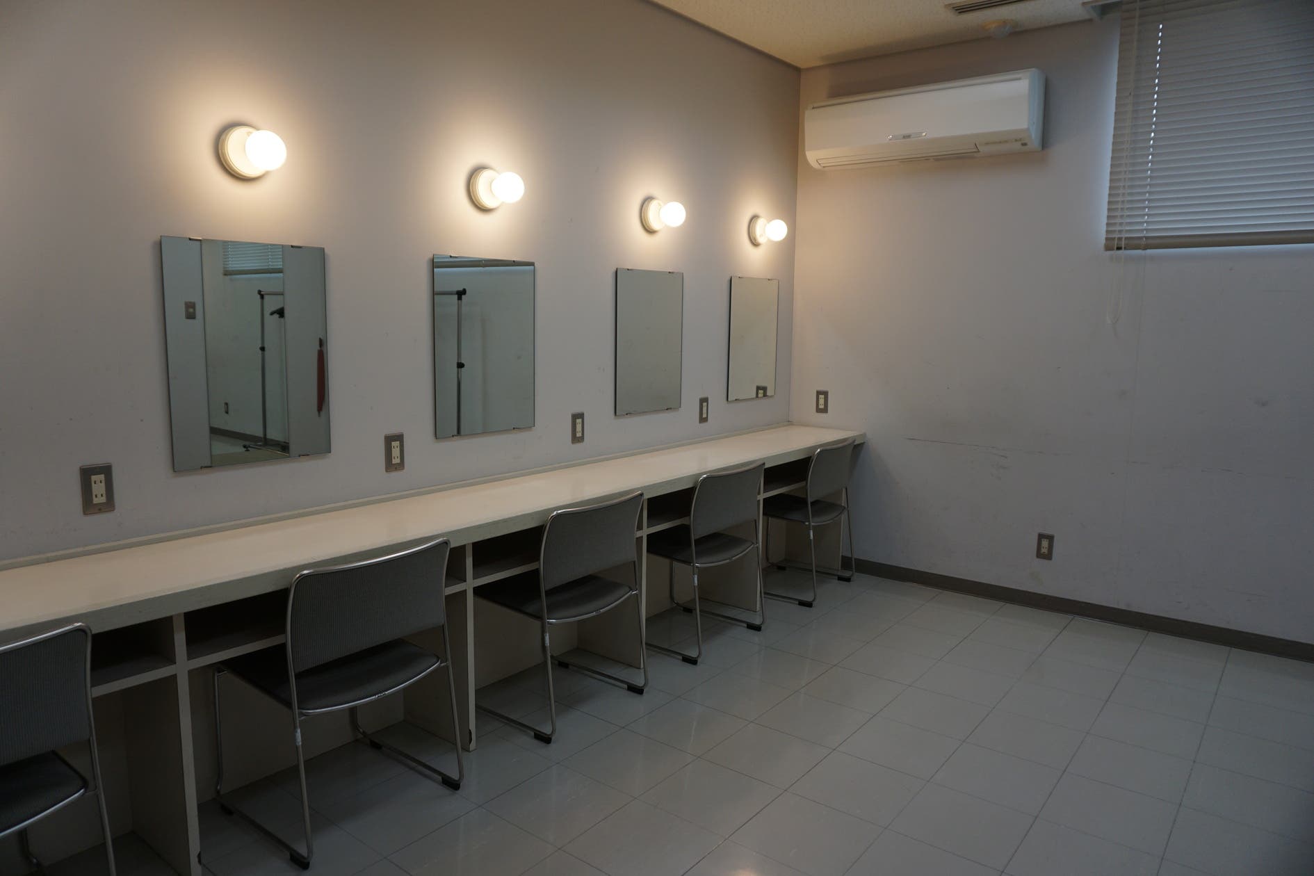 楽屋3（空き状況のみ照会）