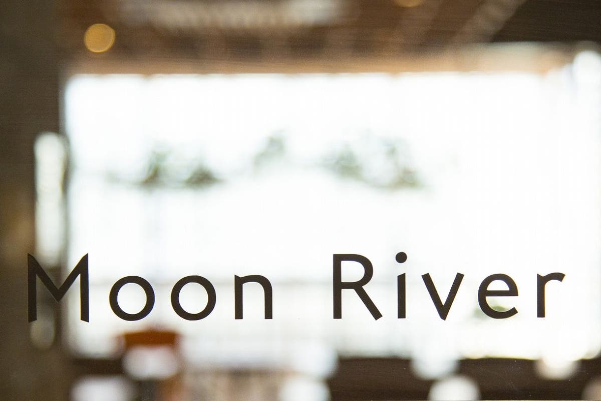 天文館 Shop Gallery Something セミナースペース Moon River サムシング４f ミニキッチン付 スペースマーケット