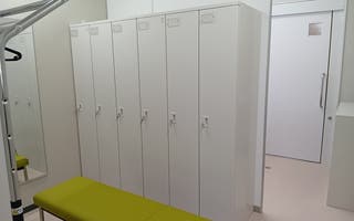 男子更衣室