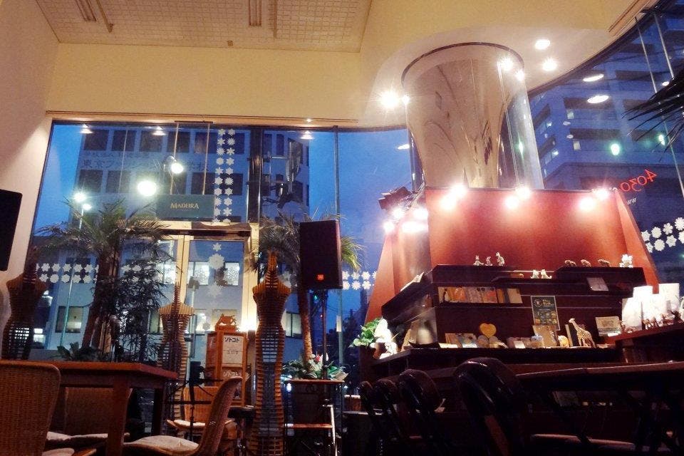 築地 銀座 ライブ設備完備 天井が高く2面がガラス張りの開放感あふれるレンタルスペース スペースマーケット 築地 銀座 ライブ設備完備 天井が高く2面がガラス張りの開放感あふれるレンタルスペース スペースマーケット