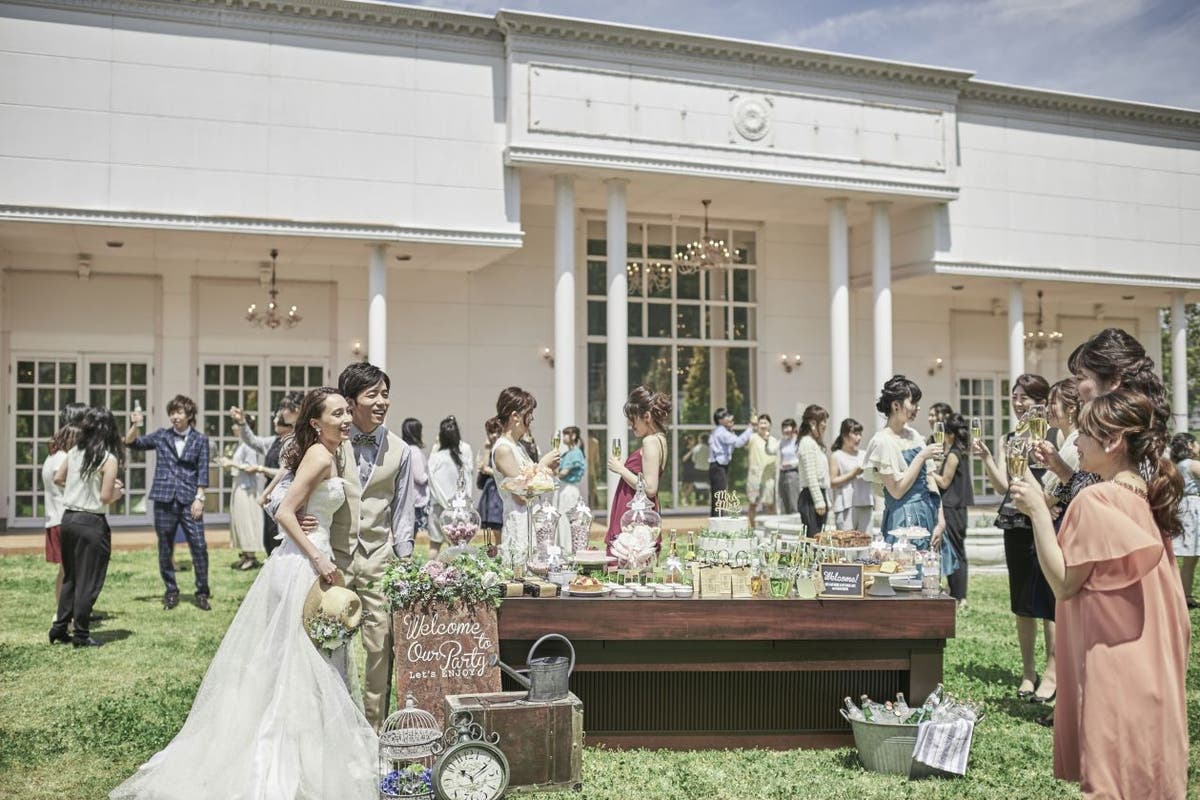 お城のような豪華な内装の結婚式場をまるごと貸し切れる スペースマーケット お城のような豪華な内装の結婚式場をまるごと貸し切れる スペースマーケット