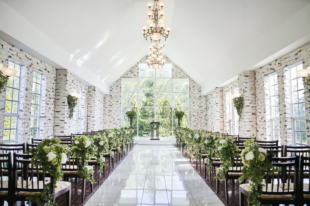 お城のような豪華な内装の結婚式場をまるごと貸し切れる スペースマーケット