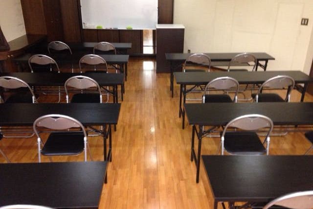 E なんば駅徒歩5分 24時間営業の一軒家 ゆったりフローリング40平米 パーティやイベント 撮影にオススメ ルームe スペースマーケット