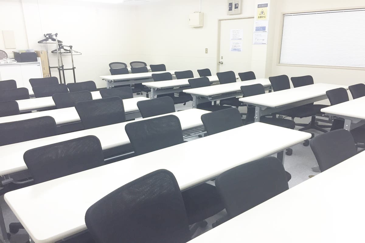 銀座 東銀座駅から駅近 徒歩3分 歌舞伎座すぐ裏 中規模会議室 36人まで 中規模なセミナー会議に最適 スペースマーケット