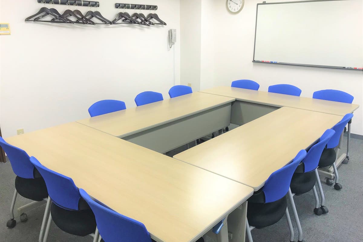 久屋大通駅1番出口 徒歩4分 Wi Fi完備 12名様用の南向きの明るい雰囲気 セミナーや研修などに最適です スペースマーケット