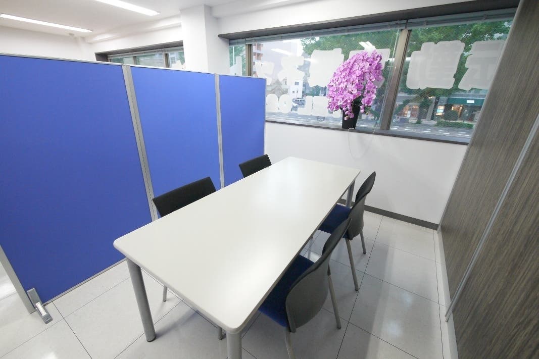 仙台駅徒歩8分 パーテーション仕切りスぺース A 4名 スペースマーケット