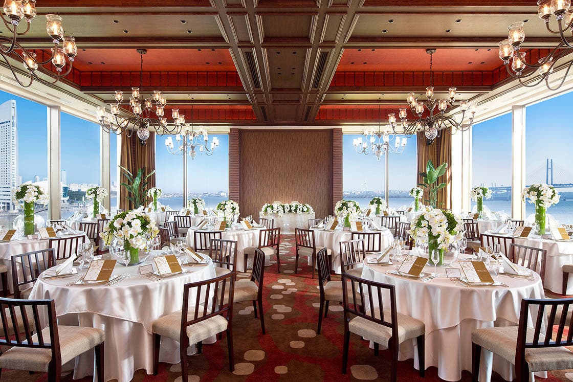 みなとみらい マグノリアルーム シャンデリアが照らすクラシカルパーティールーム スペースマーケット