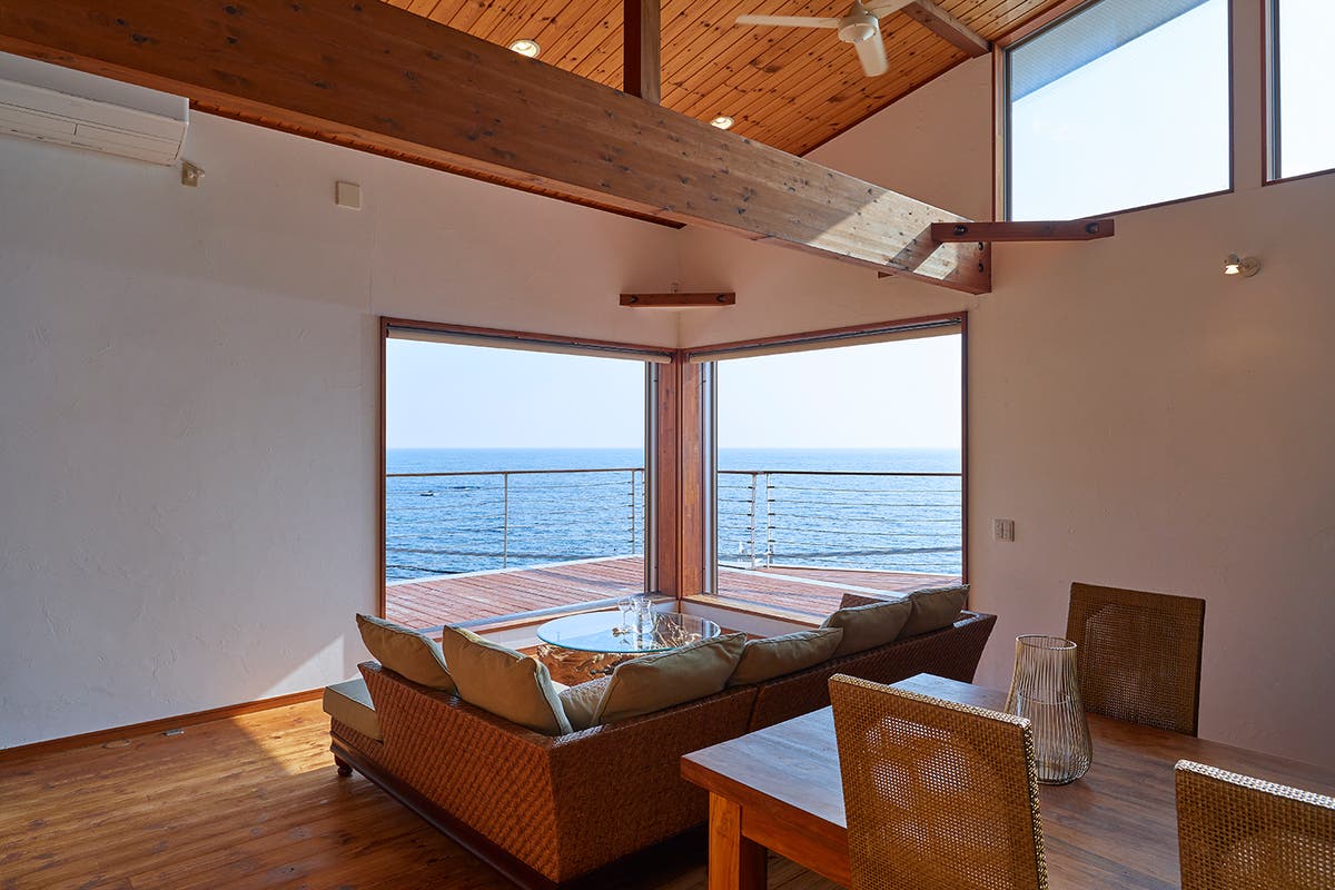 南葉山 目の前に広がる秋谷の海独り占め 大人気レンタル邸宅 Amp Sun Penthouse スペースマーケット