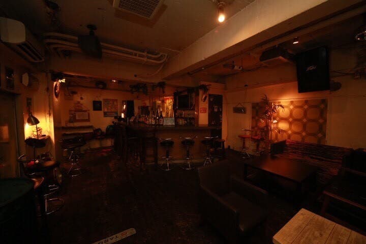 心斎橋徒歩3分 隠れ家bar カラオケ Djブース プロジェクター ダーツ利用可能 スペースマーケット