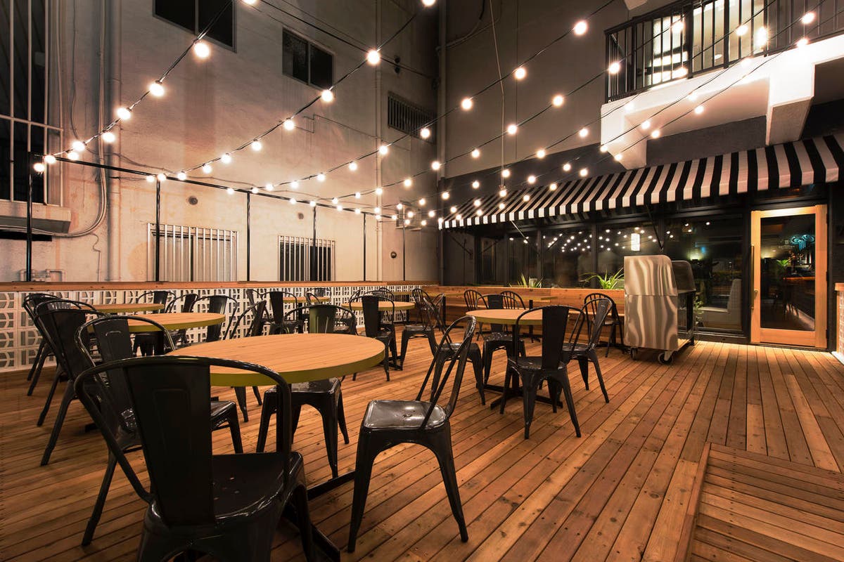 沖縄 Estinate Hotel 1fテラス席 ワークショップ ヨガ 様々な会議など スペースマーケット 沖縄 Estinate Hotel 1fテラス席 ワークショップ ヨガ 様々な会議など スペースマーケット