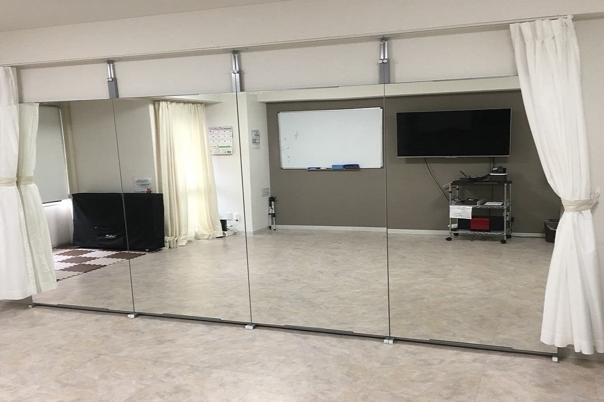 横浜駅 大型鏡付き ダンスやヨガができるフロアタイル 設備が充実 大型モニター Wifi完備 横浜2号店 スペースマーケット 横浜駅 大型鏡付き ダンスやヨガができるフロアタイル 設備が充実 大型モニター Wifi完備 横浜2号店 スペースマーケット