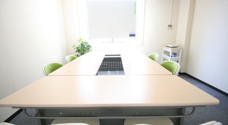 テレワークに最適 お気軽会議室淀屋橋dot 無制限高速光 12人収容 トイレが綺麗で女性に人気 24時間営業 の評価とレビュー スペースマーケット