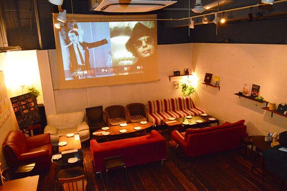地下の隠れ家のようなカフェバー 貸切パーティ 音楽イベント 二次会 展示会など様々な用途に スペースマーケット
