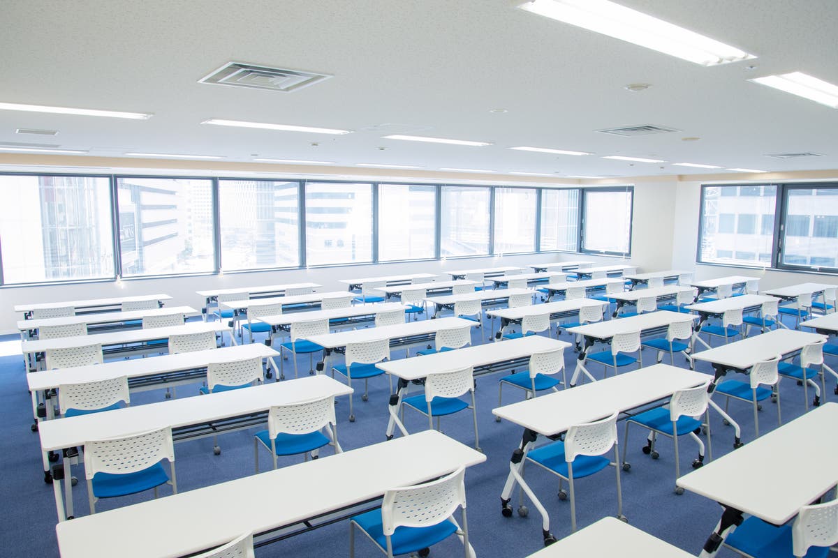 18 3 6 Open 大阪梅田駅前abc Martビル内 70 100名セミナールーム Umedai 05 スペースマーケット