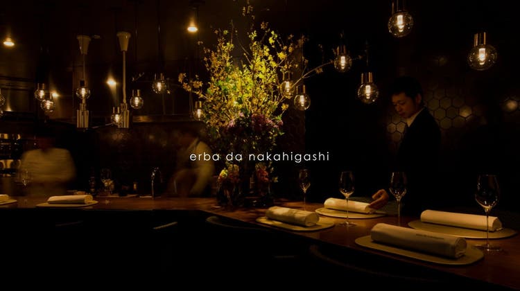 大人の隠れ家 的空間 店内にワインセラーあり 黒を基調とした内装とこだわりのインテリア 大人の隠れ家 的空間 店内に 大人の隠れ家 的空間 店内にワインセラーあり 黒を基調とした内装とこだわりのインテリア 大人の隠れ家 的空間 店内に