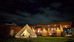 木造平屋の建物(64㎡)と塀で囲まれた広い芝生の中庭(約500㎡)で居心地の良い素敵な空間です！の写真3