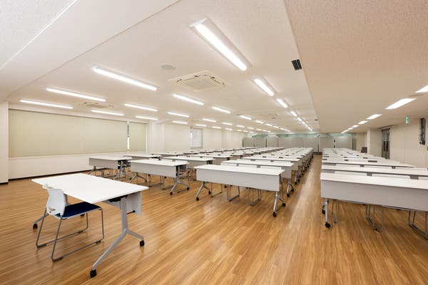 ワンランク上の会議室 広々空間 Wifi完備 会議や打ち合わせに 各種備品あり スペースマーケット