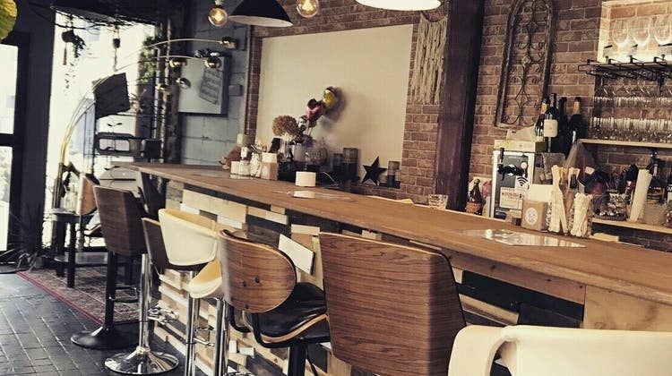 お洒落なカフェ バーで女子会誕生会などのイベント利用に お洒落で綺麗なカフェスペース お洒落なカフェ バーで女子会誕生会などのイベント利用に お洒落で綺麗なカフェスペース