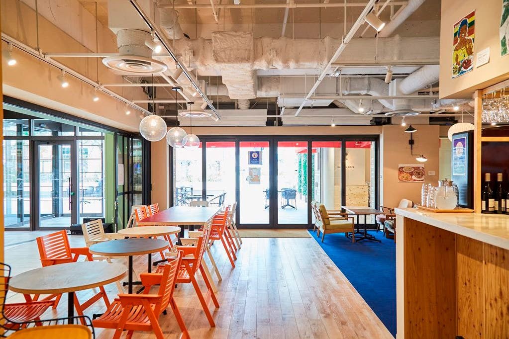 サンシャインシティ1f入口 カフェ内にある多目的スペースです スペースマーケット サンシャインシティ1f入口 カフェ内にある多目的スペースです スペースマーケット