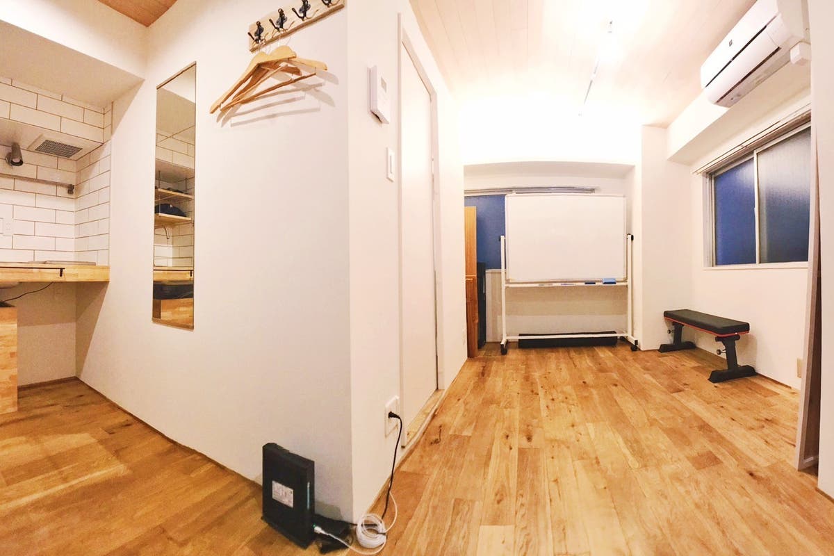 渋谷駅道玄坂方面マークシティ徒歩1分 コスパ最強 会議にフィットネス 多目的利用ok キレイな完全個室 オプション無料 スペースマーケット