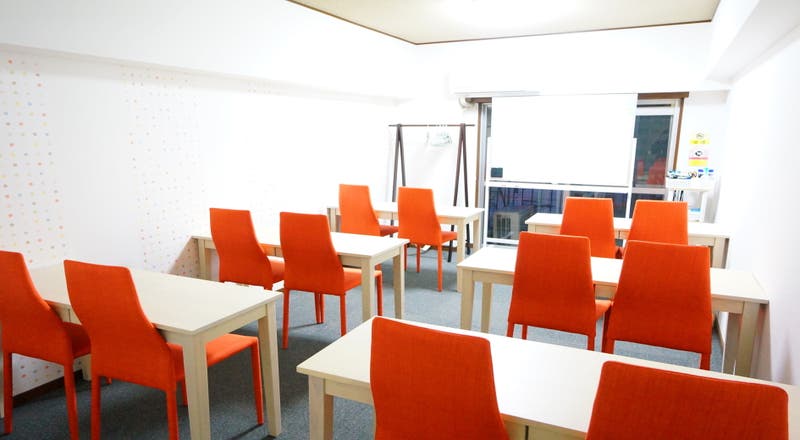 ソレイユ会議室 リモートワーク テレワークにも最適 地域最安値価格 14名収容 天神駅すぐ Wifi プロジェクタ無料の評価とレビュー スペースマーケット