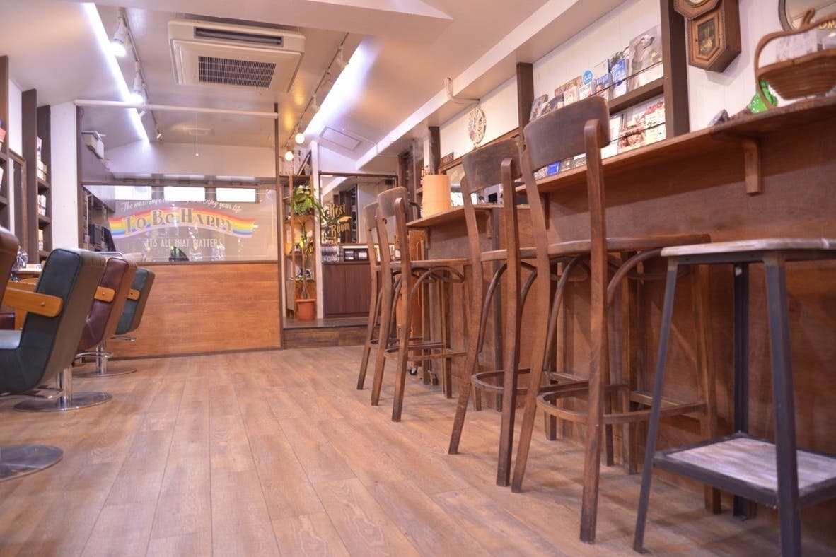 世界のクラフトビールが楽しめる美容室 Cafe Amp Barのような落ち着いた空間 面貸し ロケ撮影 などにどうぞ スペースマーケット