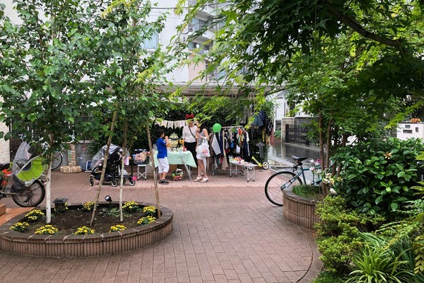 テラスと芝生のある綺麗な庭です イベント ヤードセール パーティー 撮影会 レッスンなどに スペースマーケット