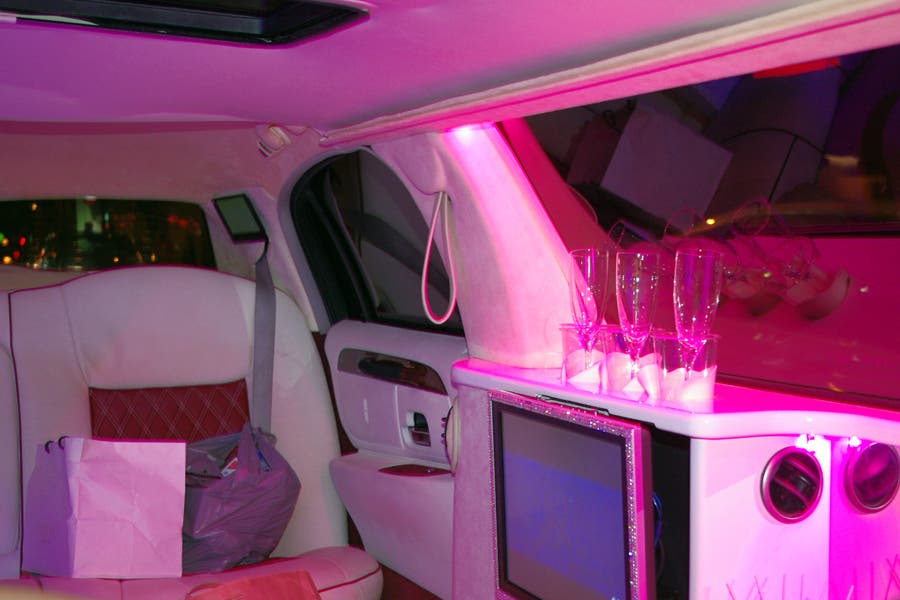 リムジン貸切パーティー コンパ 会議利用 スペースマーケット リムジン貸切パーティー コンパ 会議利用 スペースマーケット