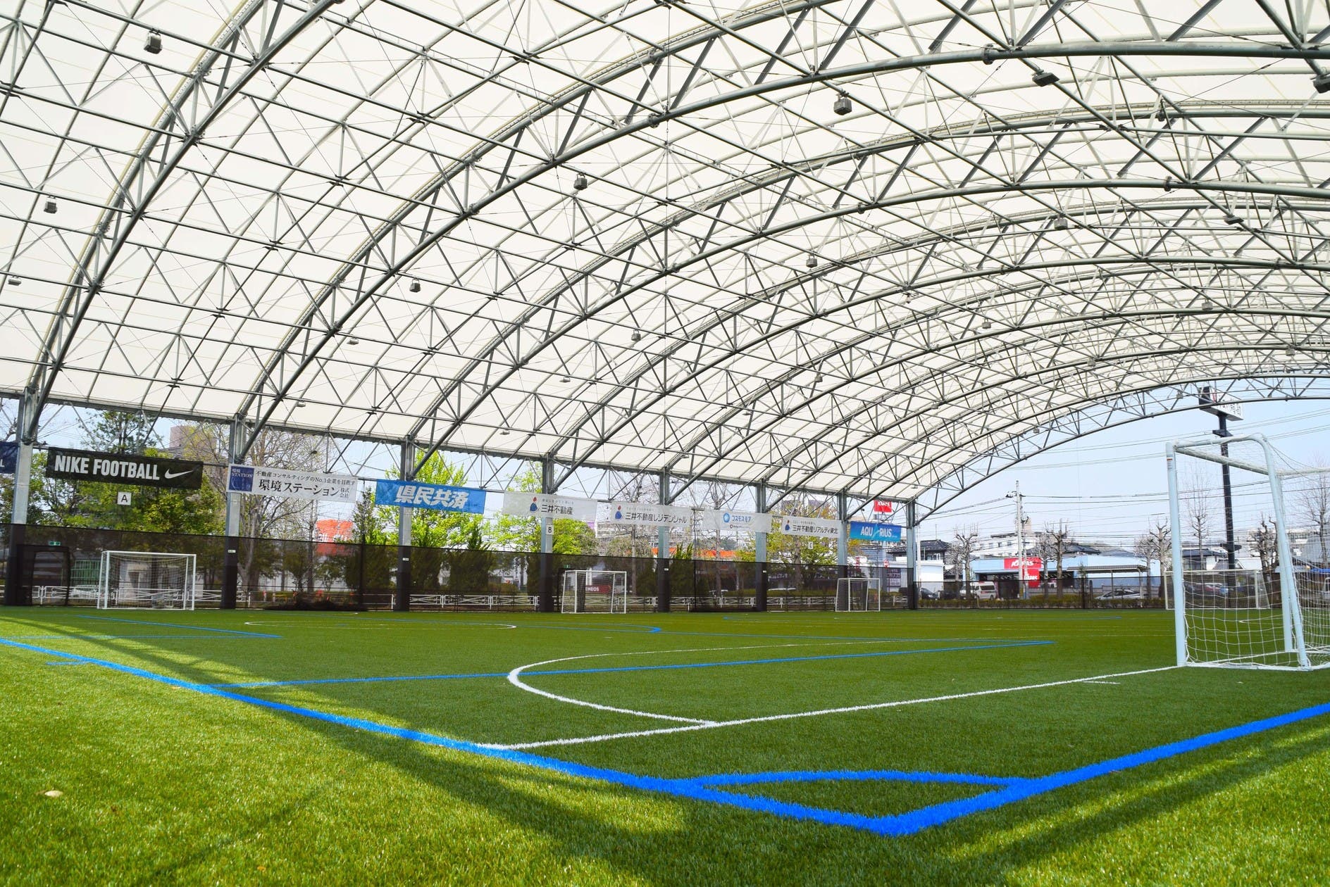 屋根付きフットサルコートとイベントスペース 運動会や社内イベントにも スペースマーケット