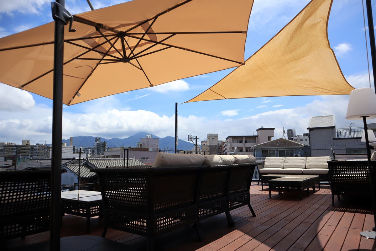 リゾート感あふれる都会のルーフトップラウンジ 小規模なパーティーや結婚式の二次会などに最適 スペースマーケット リゾート感あふれる都会のルーフトップラウンジ 小規模なパーティーや結婚式の二次会などに最適 スペースマーケット