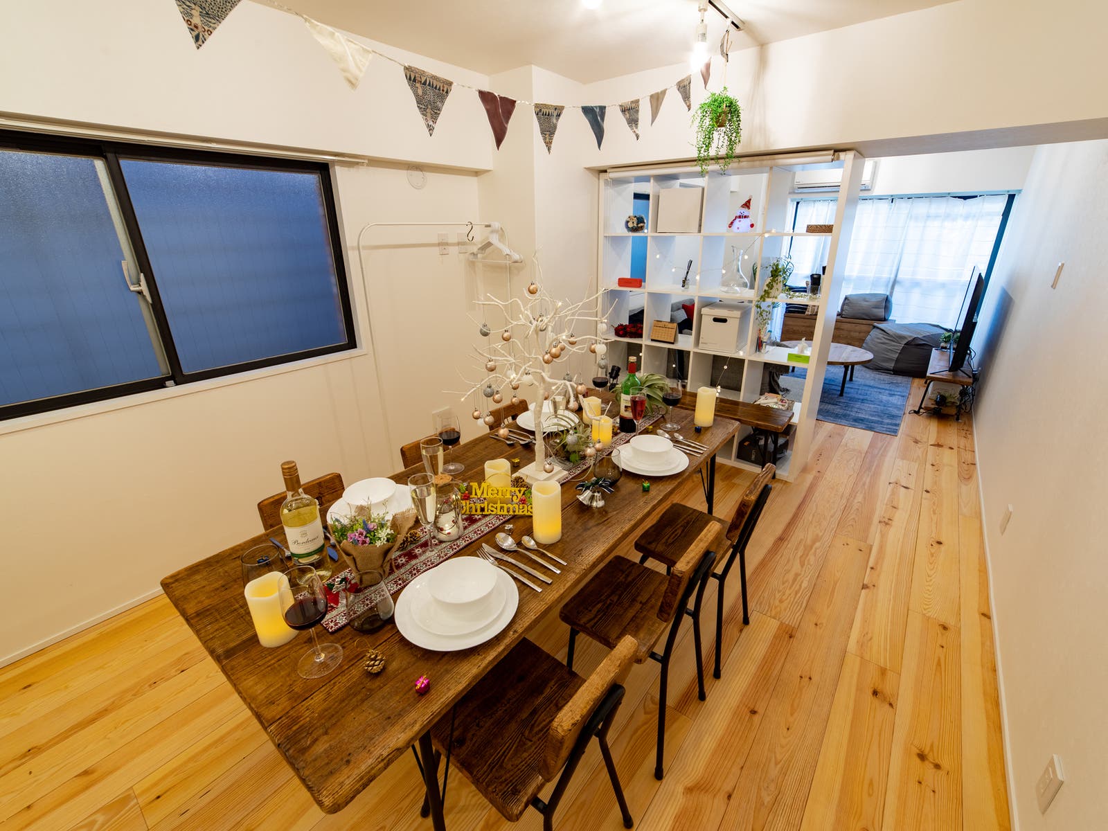 fika西新宿の内観