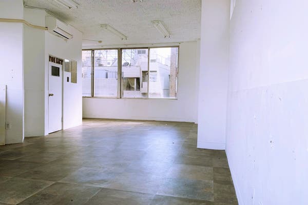 新宿撮影地002 無雑作な事務所でシュールな撮影 ドラマ Youtube コスプレ撮影など スペースマーケット