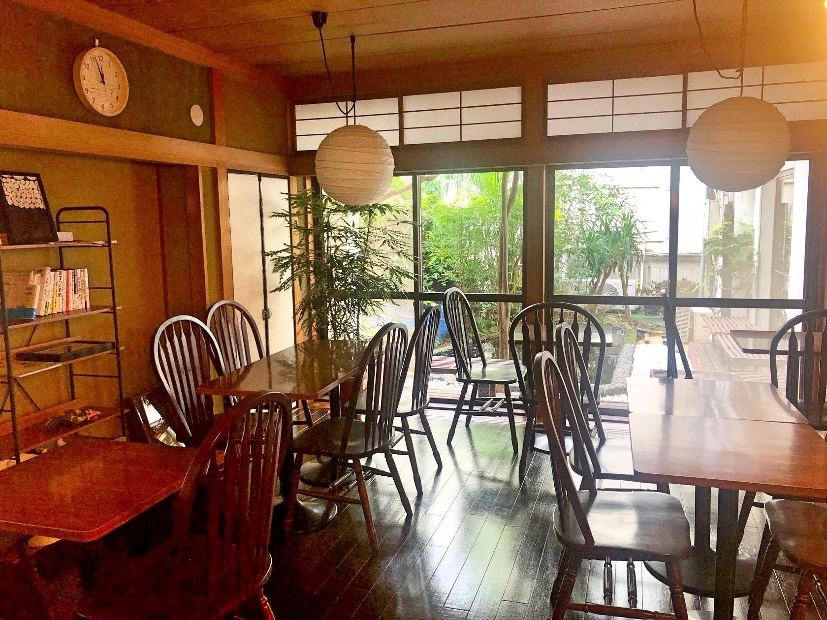 コワーキング喫茶cosoadot 町田 イベント セミナー ママ会 お子様歓迎 池には金魚中庭のある和カフェ風スペース スペースマーケット