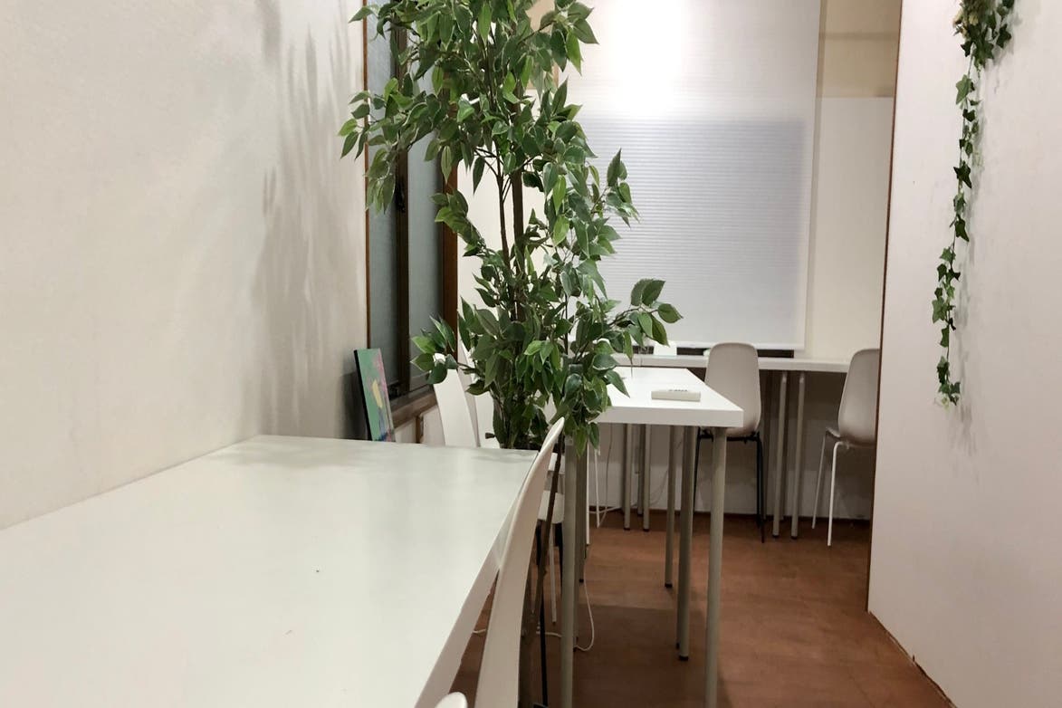 秋葉原徒歩五分 路面 おしゃれな3階建て一軒家オフィス ミーティング 説明会 面接 作業 勉強会 スペースマーケット