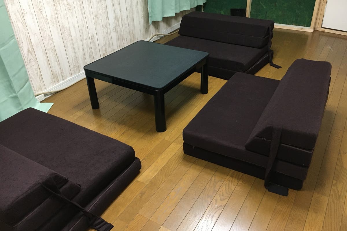 新大阪駅東口徒歩5分 個室 路地裏 オプション シャワー有 マッサージベッド有 スペースマーケット