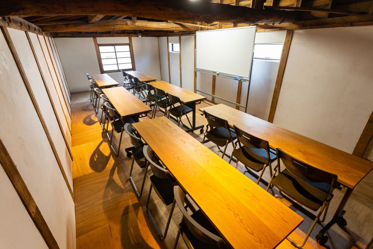 古民家風ユニラボ 阪急豊中徒歩5分 個室 格安 プロジェクター ホワイトボード無料貸出 スペースマーケット