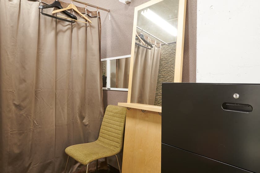 天王寺 阿倍野 レンタルスペース Amp スタジオ ヨガ ダンス ウォーキング ジム レッスン セミナーに 壁鏡 控室ありwomans スペースマーケット