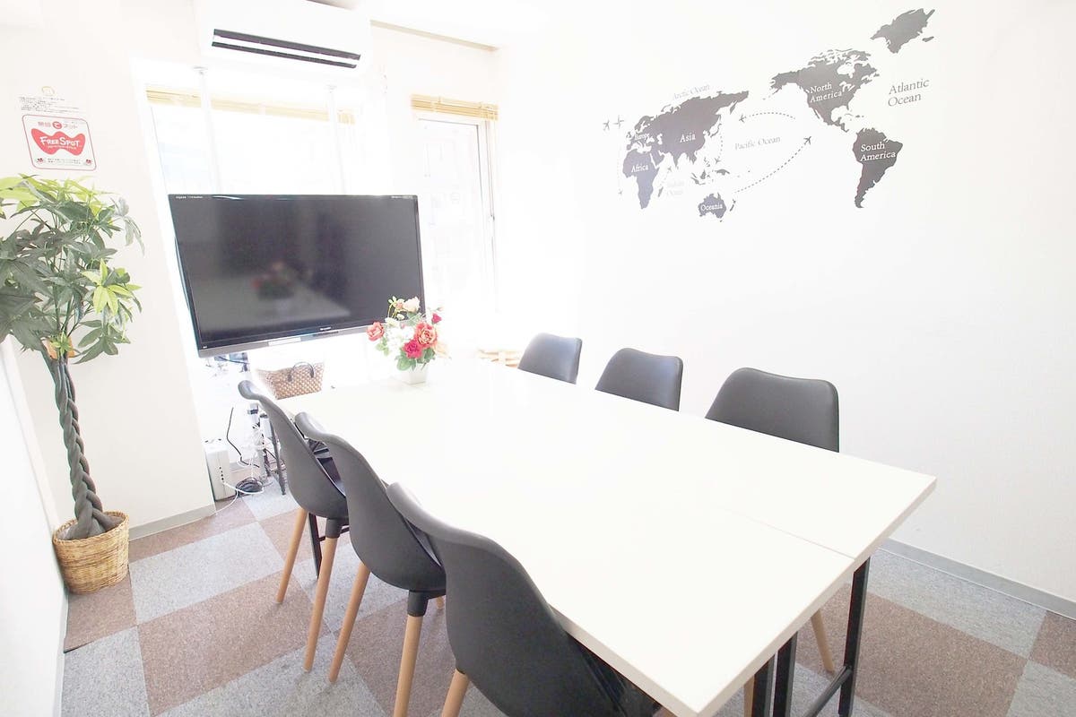 Base 横浜駅歩2分 50型モニタ 無料wifi 格安会議室 Web会議 Web面接 テレワーク スペースマーケット