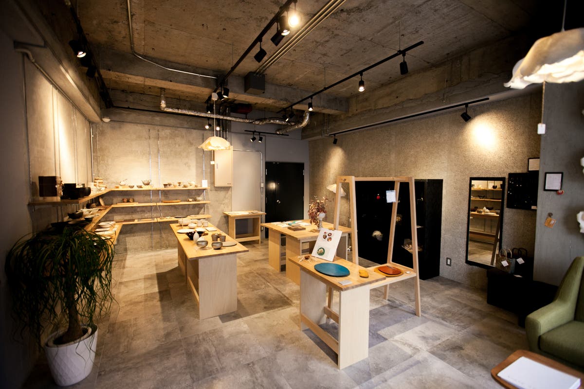 Tresallir 福岡市中央区 警固 コンクリート打ちっ放しのゆったりとした空間で 個展や撮影会等でのご利用にお薦めです スペースマーケット Tresallir 福岡市中央区 警固 コンクリート打ちっ放しのゆったりとした空間で 個展や撮影会等でのご利用にお薦めです スペースマーケット