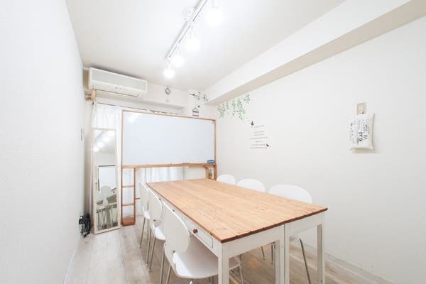 新宿新南口1分 新宿三丁目駅e6出口10秒 おしゃれ オフサイトミーティングにも 少人数個室会議室 スペースマーケット