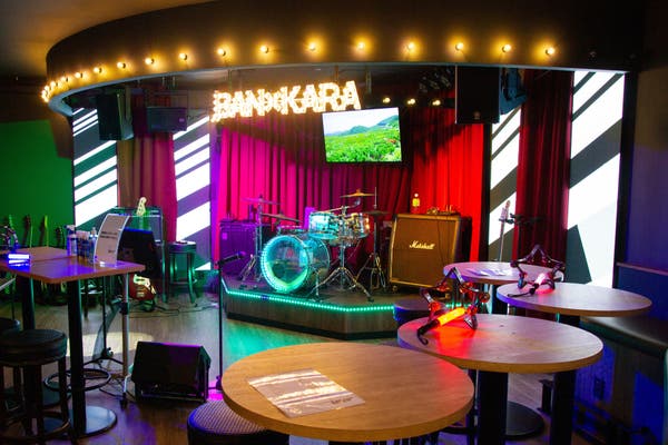 梅田 大人数貸切パーティースペース ライブハウス カラオケパーティー セミナー 撮影会などに スペースマーケット