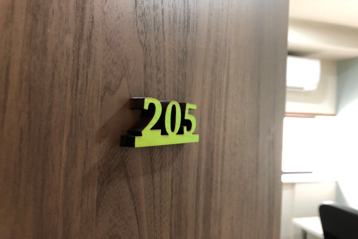 新宿市谷 5号室 貸切個室 8月新設 ３蜜 コロナ対策万全 高速インターネットリモートワーク最適 スペースマーケット