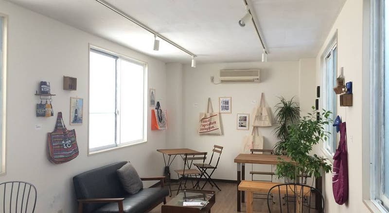 神戸元町 栄町 裏路地にあるカフェ2f 個展 セミナー 打合せに Wi Fi プロジェクター完備 の評価とレビュー スペースマーケット