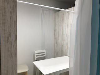 渋谷 半個室ルーム 打ち合わせ マンツーマンレッスン テレワーク等 渋谷駅徒歩６分 いつでもドリンクバー無料 スペースマーケット